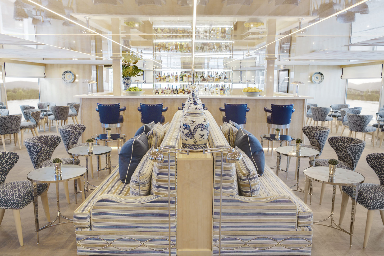 Uniworld Boutique River Cruises - S.S. Beatrice - Restaurant Wolfgang's Lounge.jpg